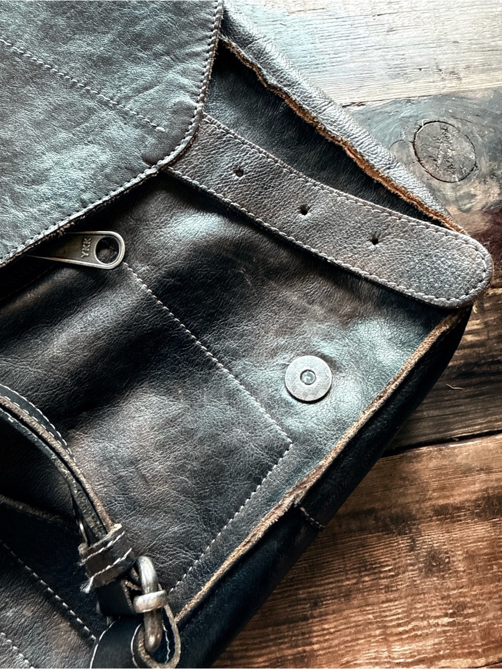 Bed Stu Leather Crossbody Messenger Bag  Black - Picture 4 of 7